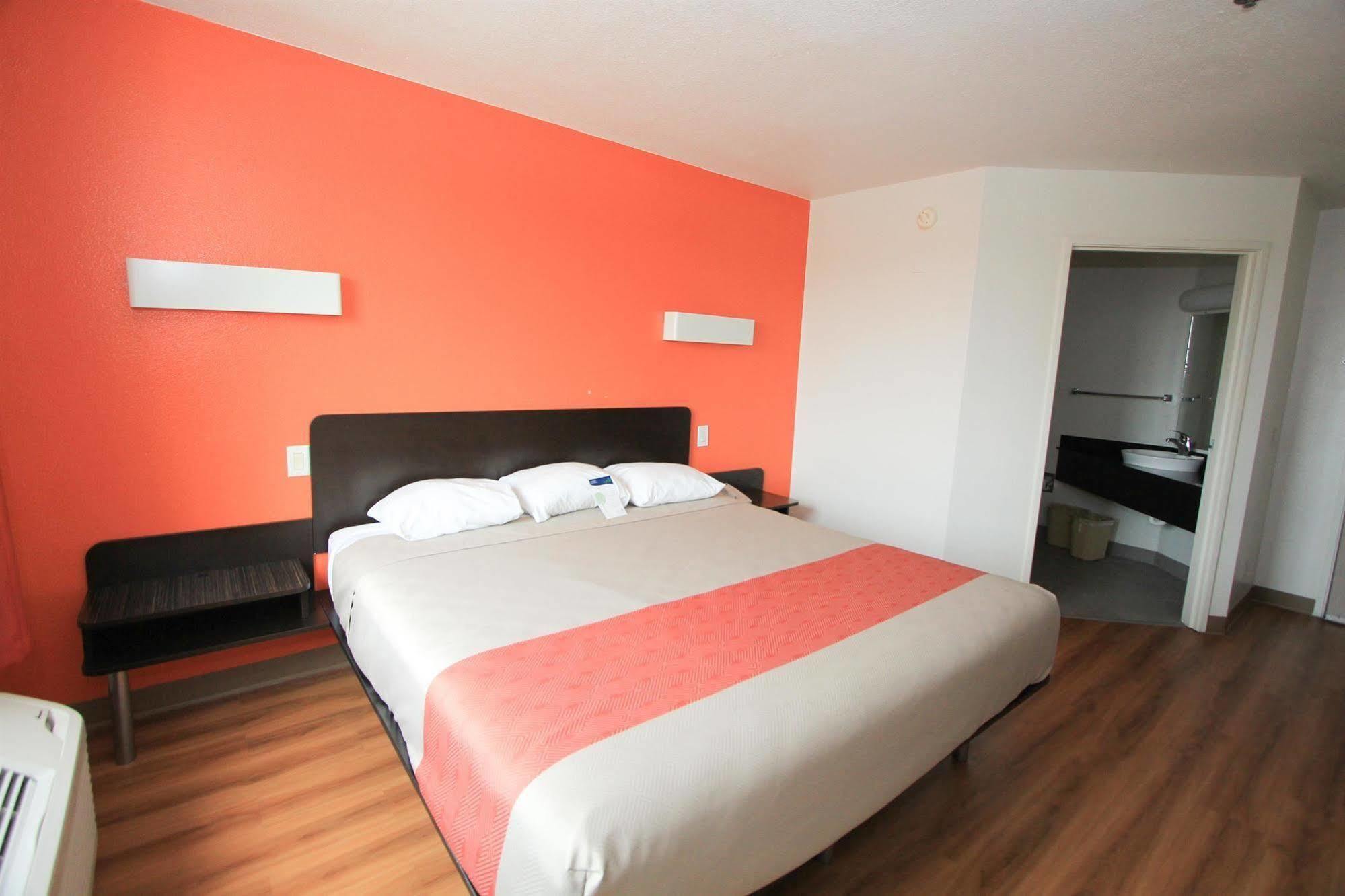 Motel 6-San Antonio, Tx - Downtown - Alamo Dome Dış mekan fotoğraf