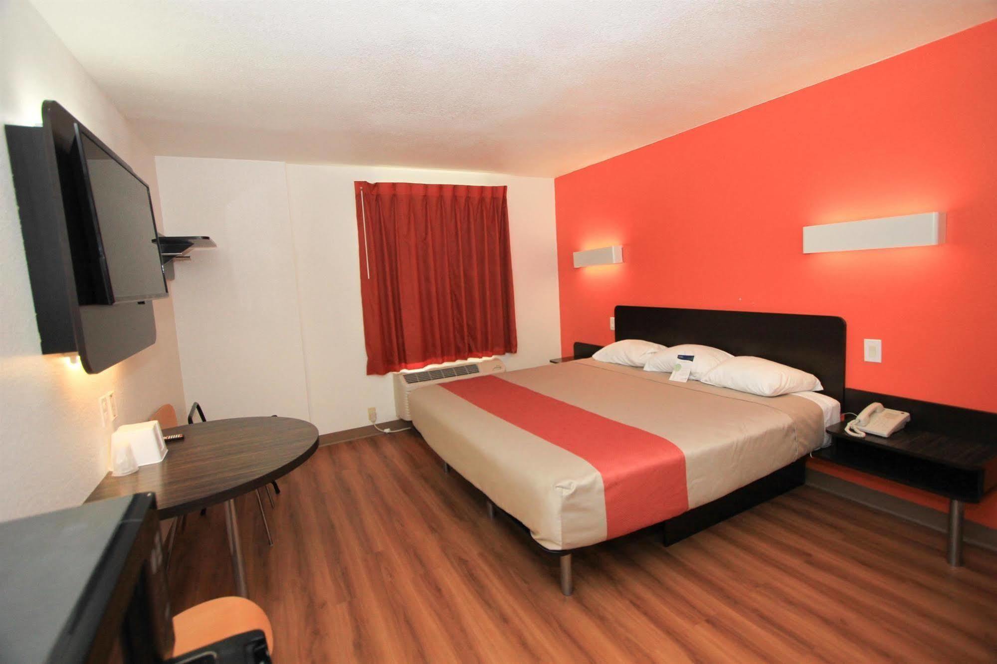 Motel 6-San Antonio, Tx - Downtown - Alamo Dome Dış mekan fotoğraf